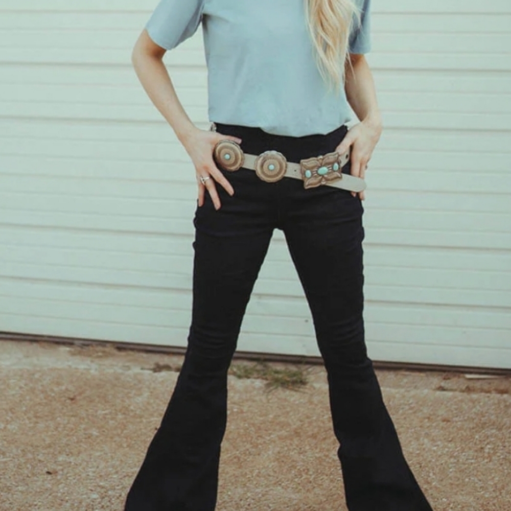 Flare jeans👖 - Picture 2 of 3